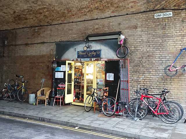 There’s no better way to explore Southwark than on two wheels.